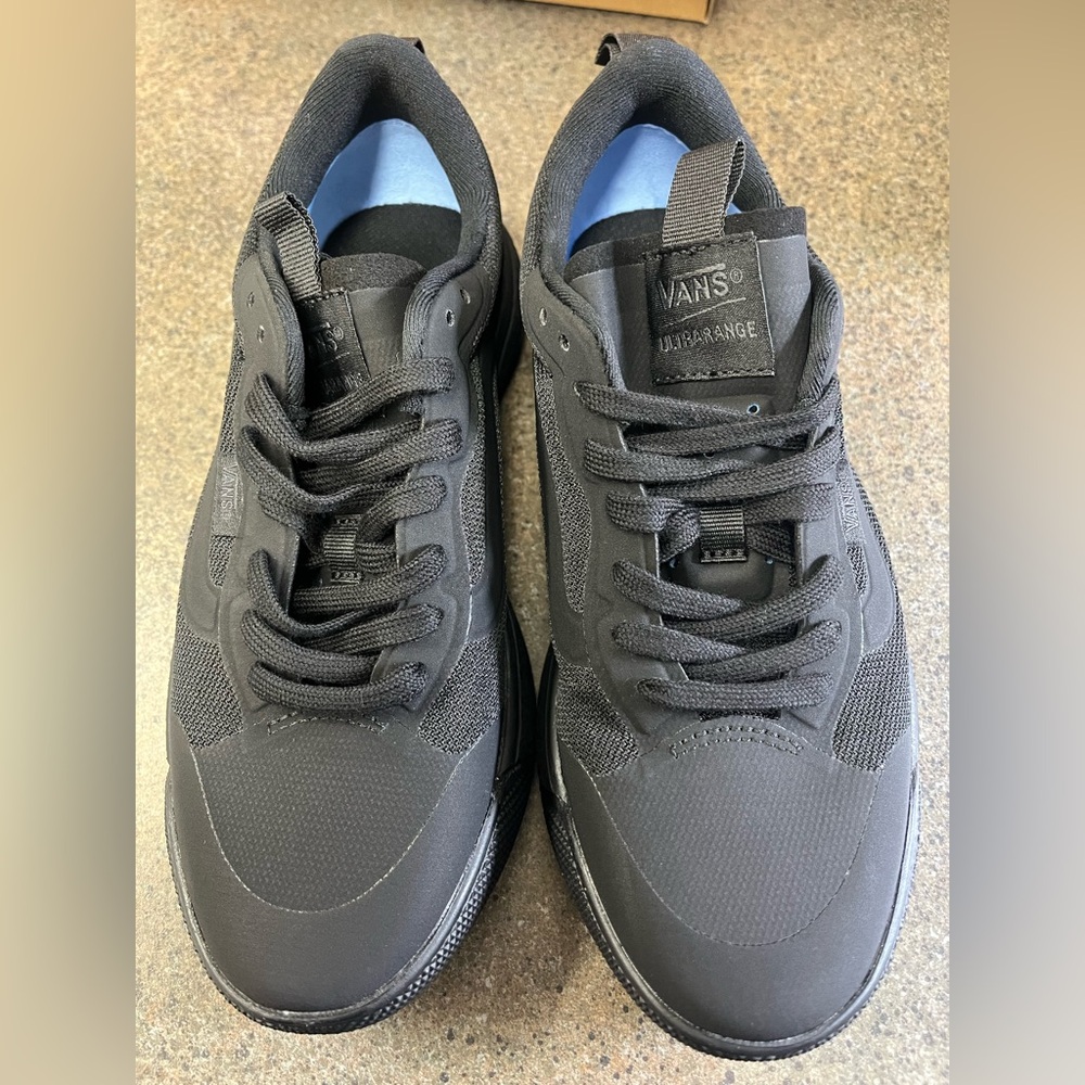 Vans Ultrarange Exo - NWT - Black Womens 6/Mens 4.5